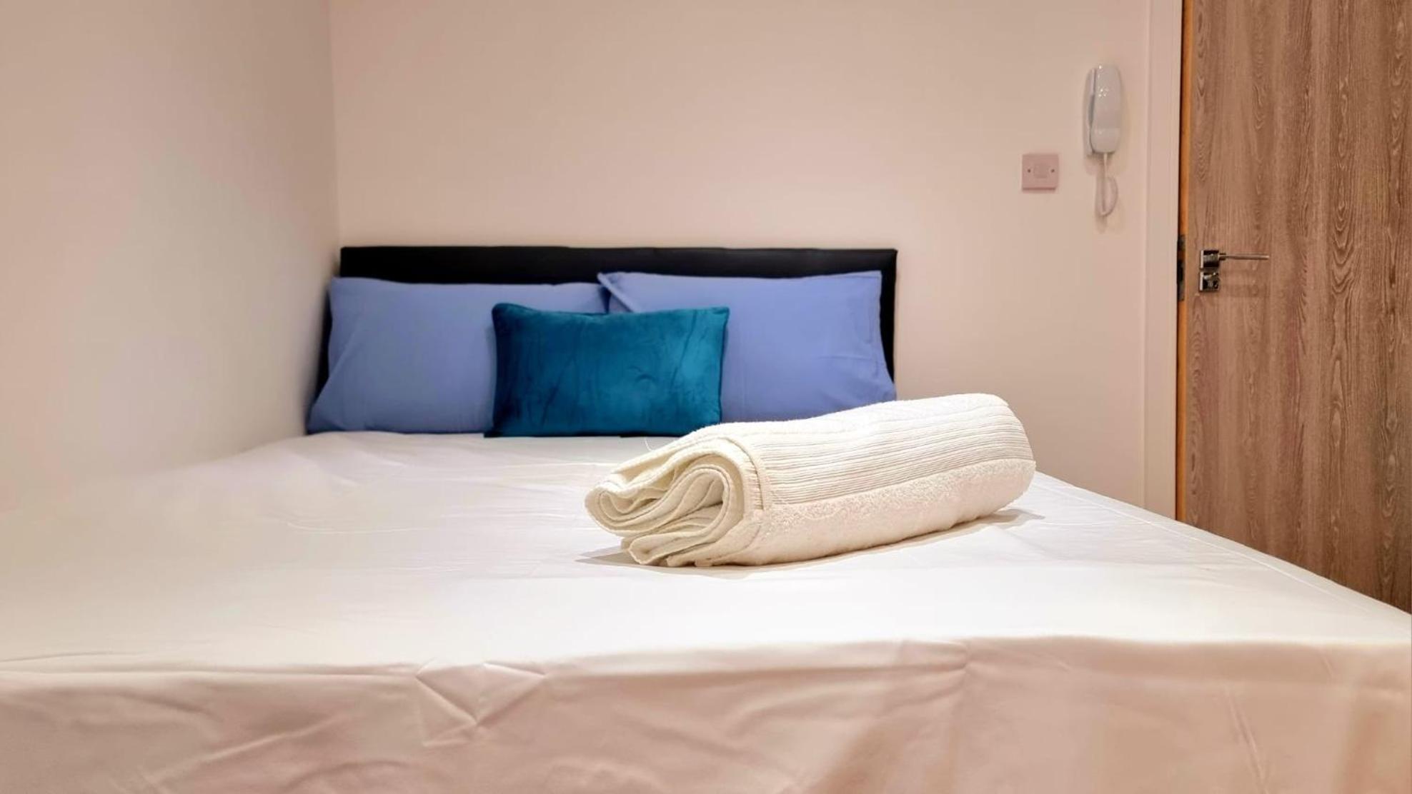 Brand New Collection Of Studios Close To Tube Station 런던 외부 사진