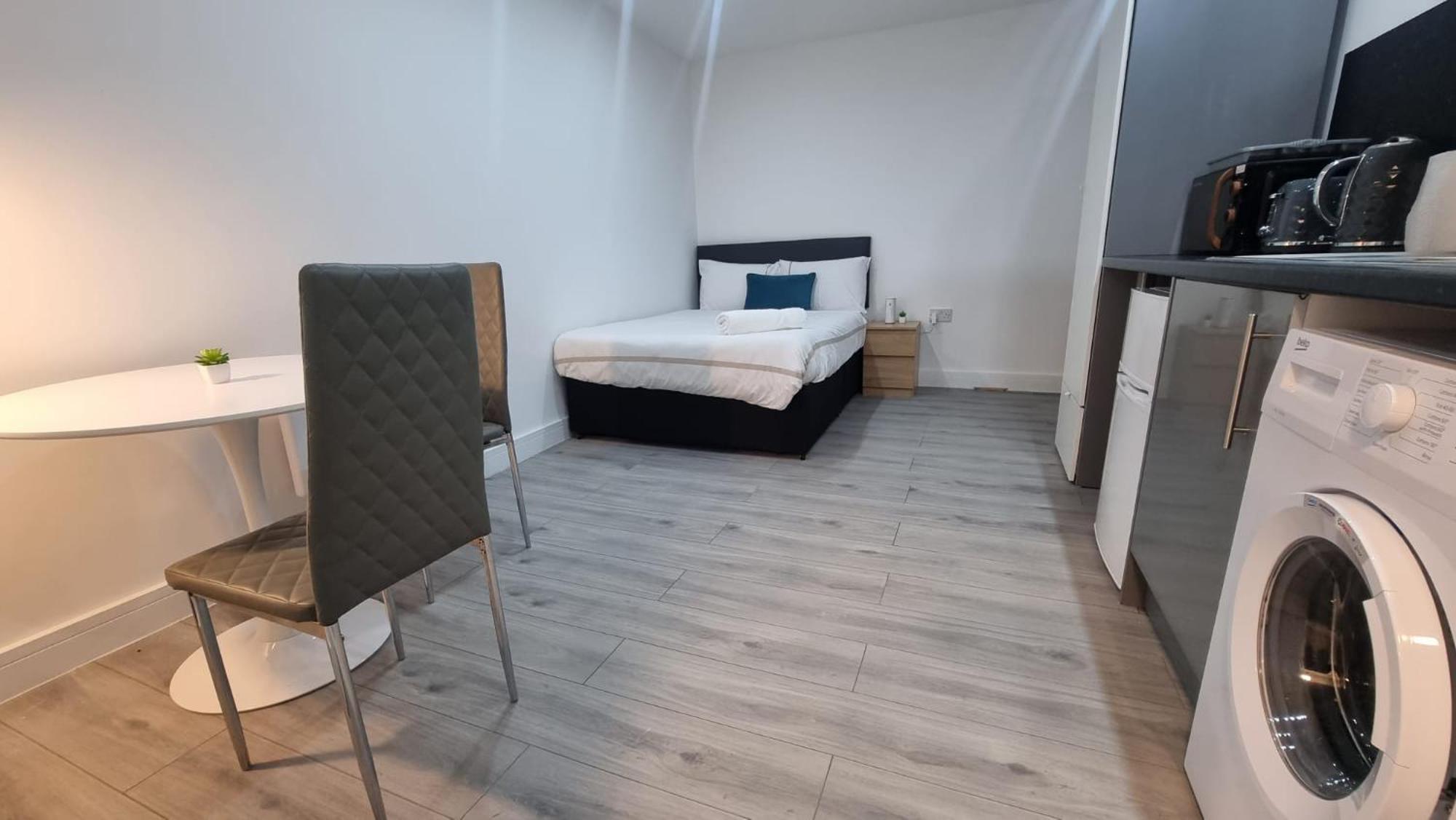Brand New Collection Of Studios Close To Tube Station 런던 외부 사진