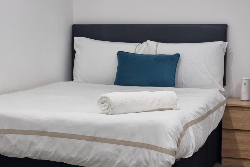 Brand New Collection Of Studios Close To Tube Station 런던 외부 사진